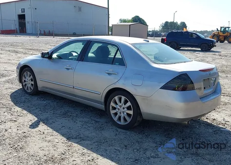 2006 Honda Accord 3.0 Ex z USA, uszkodzony, nr VIN 1HGCM66576A053368